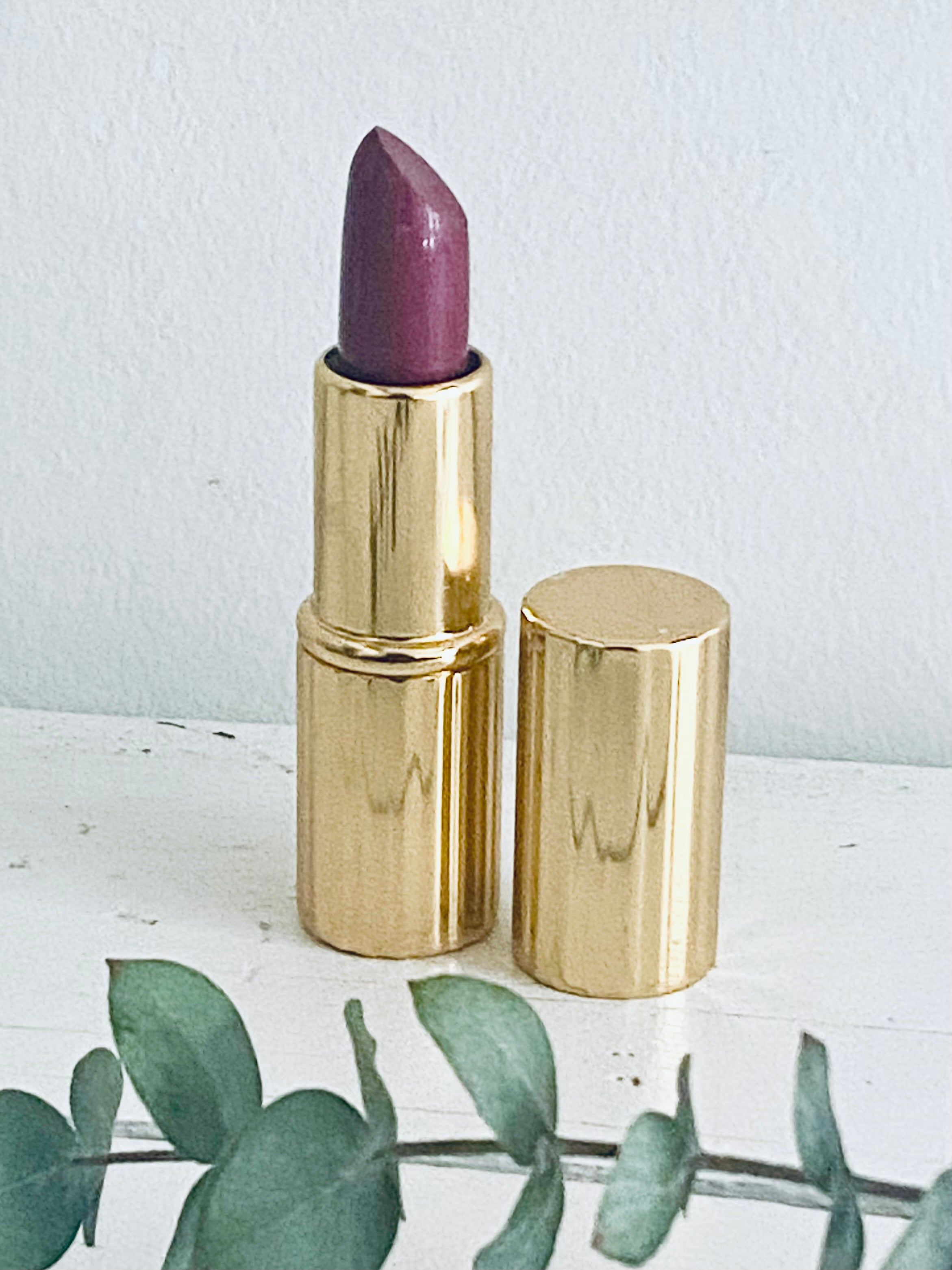 Solomé Beauty’s Lip & Cheek Colour in Snowberry – a deep berry-plum shade in a sleek, sustainable tube for effortless beauty.