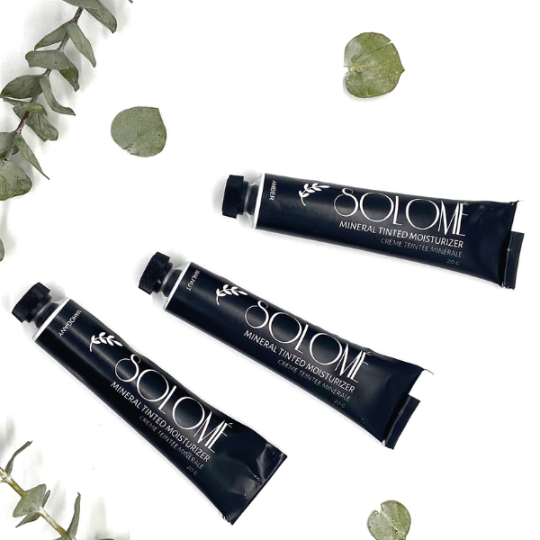 Mineral Tinted Moisturizer – Multiple Tubes
A lineup of Solomé Beauty’s Mineral Tinted Moisturizer tubes, showcasing a range of natural shades from fair to deep. Lightweight, nourishing, and plant-based for a flawless finish.